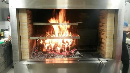 Alaskan Fireplace Awesome Holz Grill Bild Von Scharmoin Lenzerheide Tripadvisor