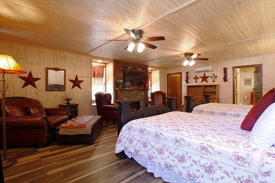 Red Rose Room above the garage Fireplace and separate small red rose room above the
