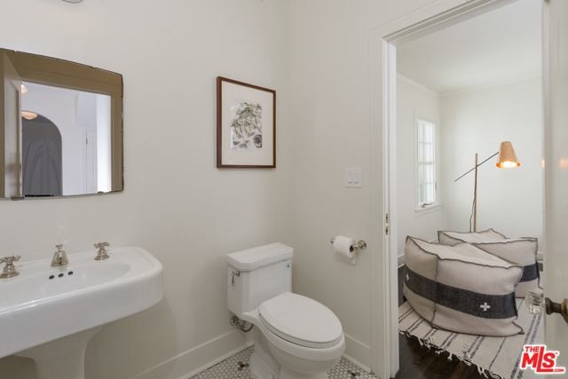 890 S Bronson Ave Los Angeles CA House for Rent in 890 s bronson ave los angeles ca building photo