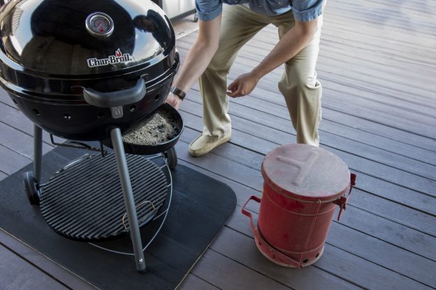 How to Dispose and Recycle Charcoal kettleman charcoal grill food lifestyle 002 1 624x416