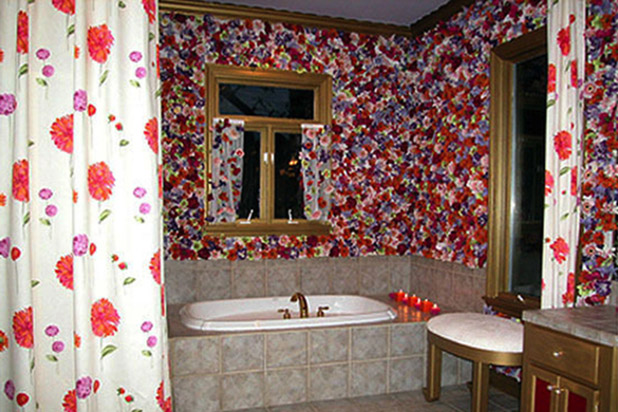 13 Worst Trading Spaces Designs From the Sob Inducing Flowers