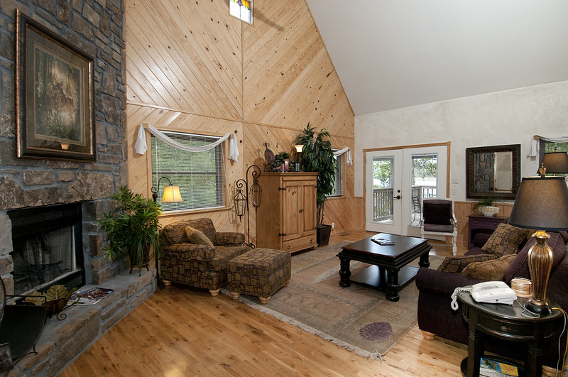 Cabin with Hot Tub and Fireplace Near Me New Harbor north Cabins