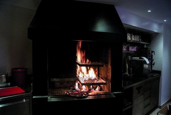 Commercial Fireplace Lovely Buchenholzgrill Im Steakhouse Bild Von Vorab Flims