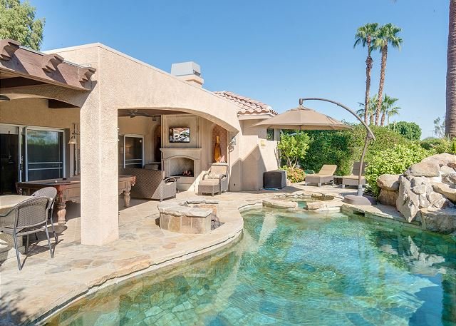 Luxe 3BR Stunning Outdoor Living Area w Kitchen Custom 9b