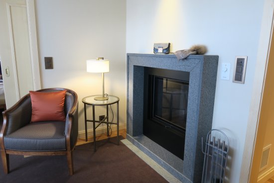 Decorating Ideas for Living Room with Fireplace Best Of Fireplace In the Living Room area Of the Suite Bild Von