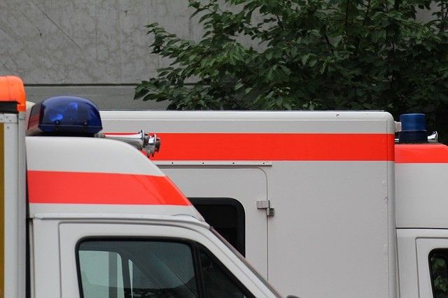 Duisburg Hochfeld Feuerwerkskörper explo rt im Auto 0d0e8e eeb967ab c