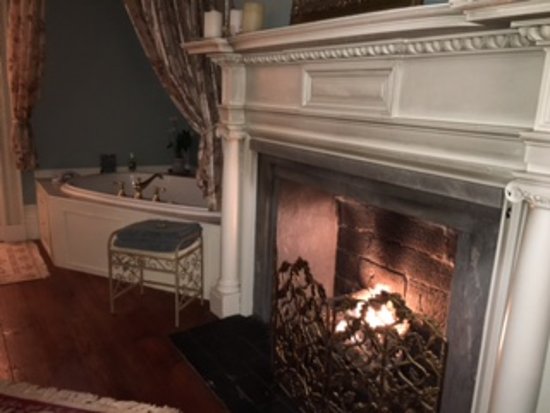 Double jacuzzi by the best fireplace Picture of River Edge double jacuzzi by the