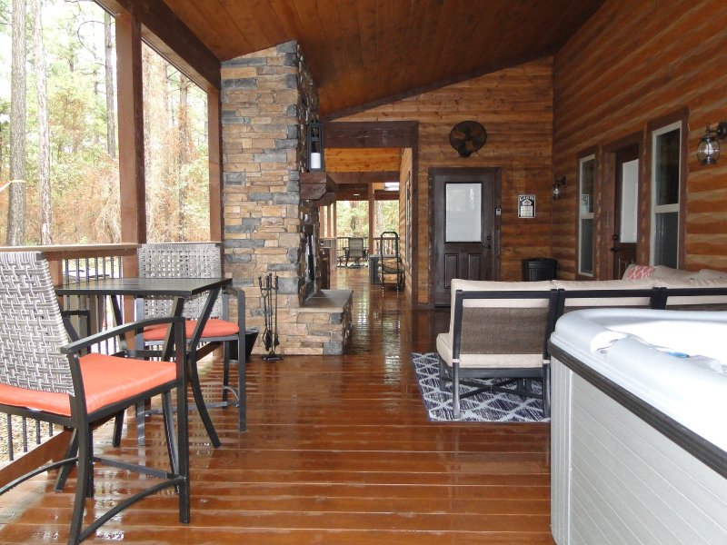 Unwind Luxury Couples Cabin 1 Bedroom Hot Tub Fireplaces 30