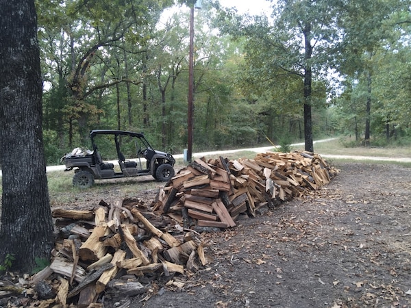 Firewood seasoned ready to burn Aged cooking wood fire pit camp fire and fireplace use Many types a769e50d83c7f0407beba596e0d363e8