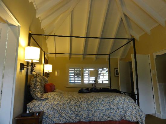 delux fireplace room with extra dressing area Picture of normandy inn