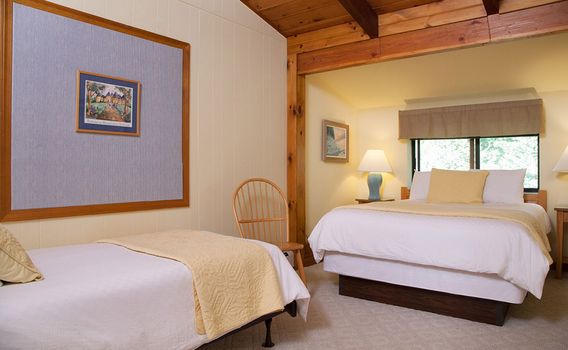 Fireplace Inn Chicago Luxury Snowed Inn $108 $Ì¶2Ì¶4Ì¶8Ì¶ Killington Hotel Deals & Reviews