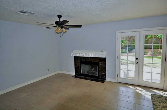 1321 Desert Hills Dr House image