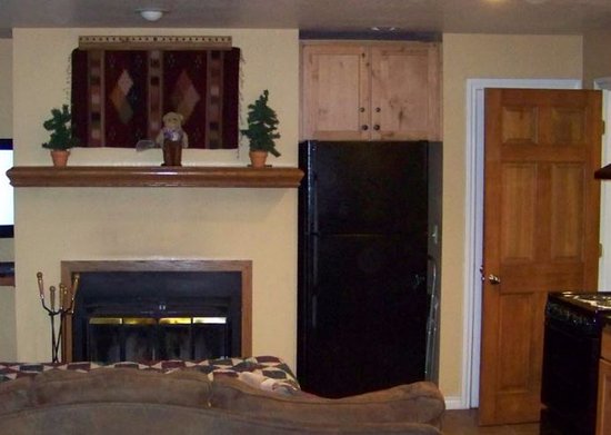 1B Double Murphy Bed And Queen Sofabed Picture of Rapids 1b double murphy bed