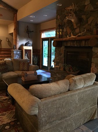 Fireplace Stores In Phoenix Elegant Fy Couches In Front Of Lodge Fireplace Picture Of