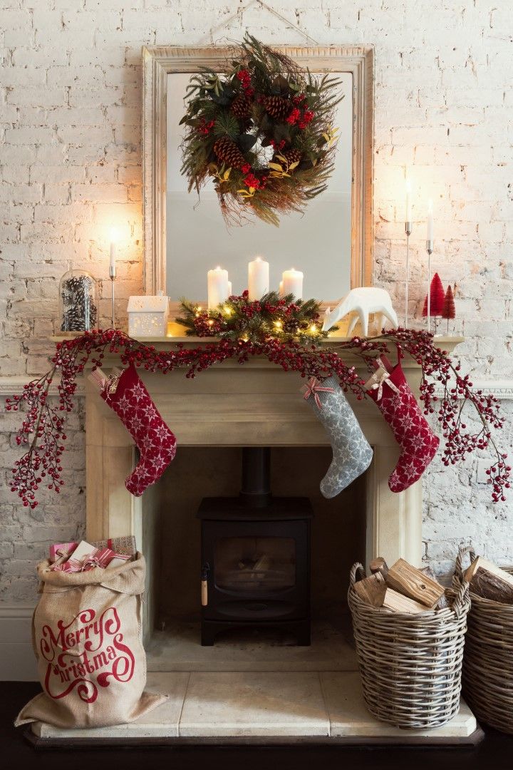 Fireplace Xmas Decorations Awesome This Christmas Season Get Decorative Wall Lights for Your