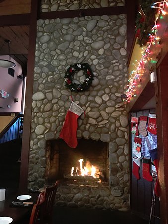 Fireplace Xmas Decorations Fresh Christmas Decorations and Fireplace In the Main Dining Room