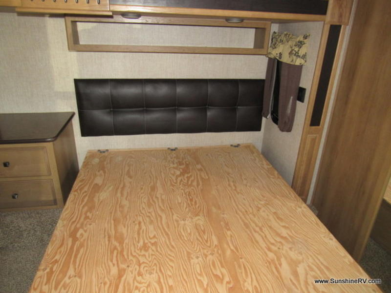 2015 CrossRoads RV Cruiser CF333RL 56DDA30B 908F 48E1 8FD8 09D5741A4AEE