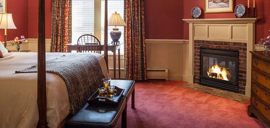GREEN MOUNTAIN INN $152 $̶1̶8̶9̶ Updated 2019 Prices deluxe room