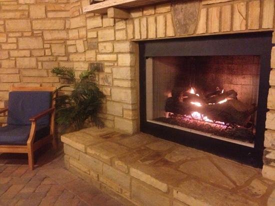 Hampton Fireplace Awesome Huge Outdoor Fireplace area Picture Of Hampton Inn Pigeon
