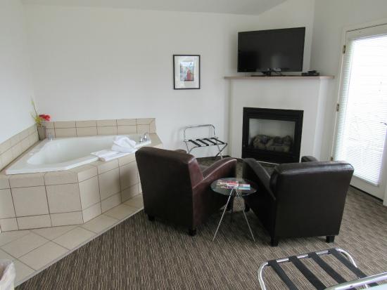 Hotel with Fireplace and Jacuzzi In Room Fresh Jacuzzi and Fireplace Picture Of south Pier Inn On the