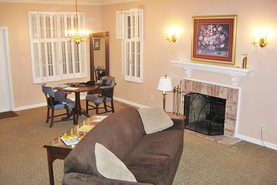 Kitchen with Fireplace Inspirational Living Room with Working Gas Fireplace Dining area