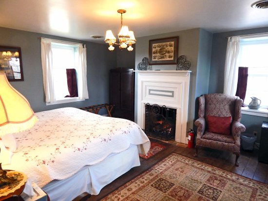General Merritt s Suite Master Bedroom with working gas battlefield bed and breakfast