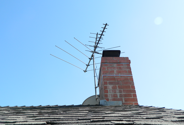 CONTROVERSY Should you use a chimney mount chimney strap 01 640x437