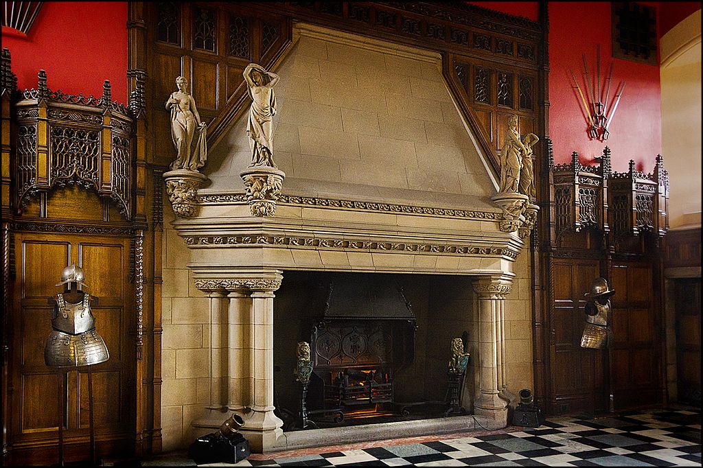 1024px Fireplace Great Hall Edinburgh Castle %