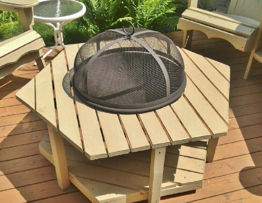 10 DIY Backyard Fire Pits AdirondackDIYWoodFirepit df78c537b JPG