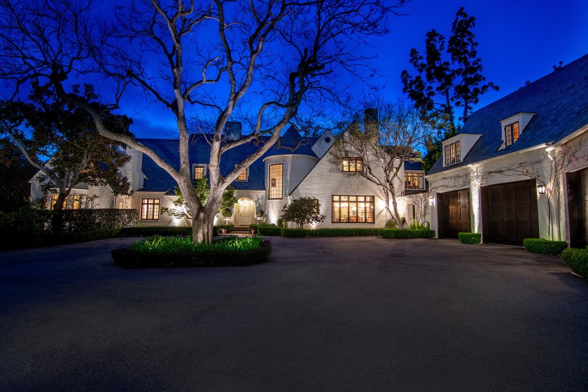 Pavilion with Fireplace Lovely Lindsey Buckingham Seeks $29 5 Million Haul for Brentwood