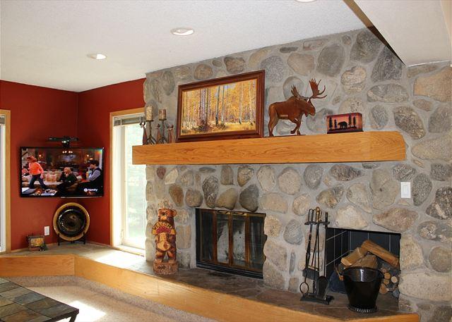 CC200 Fantastic Condo w Wifi Fireplace Clubhouse 2 44