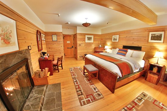 Timberline s Fireplace rooms have King sized beds a wood timberline s fireplace
