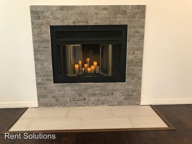 Virtual Fireplace Website New 3 Br 2 Bath House 3818 W Iowa Ave