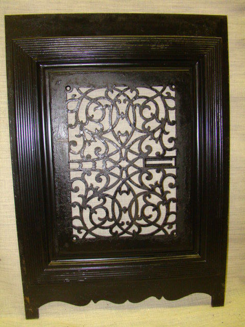 ANTIQUE LATE 1800 S CAST IRON ORNATE FIREPLACE COVER VERY
