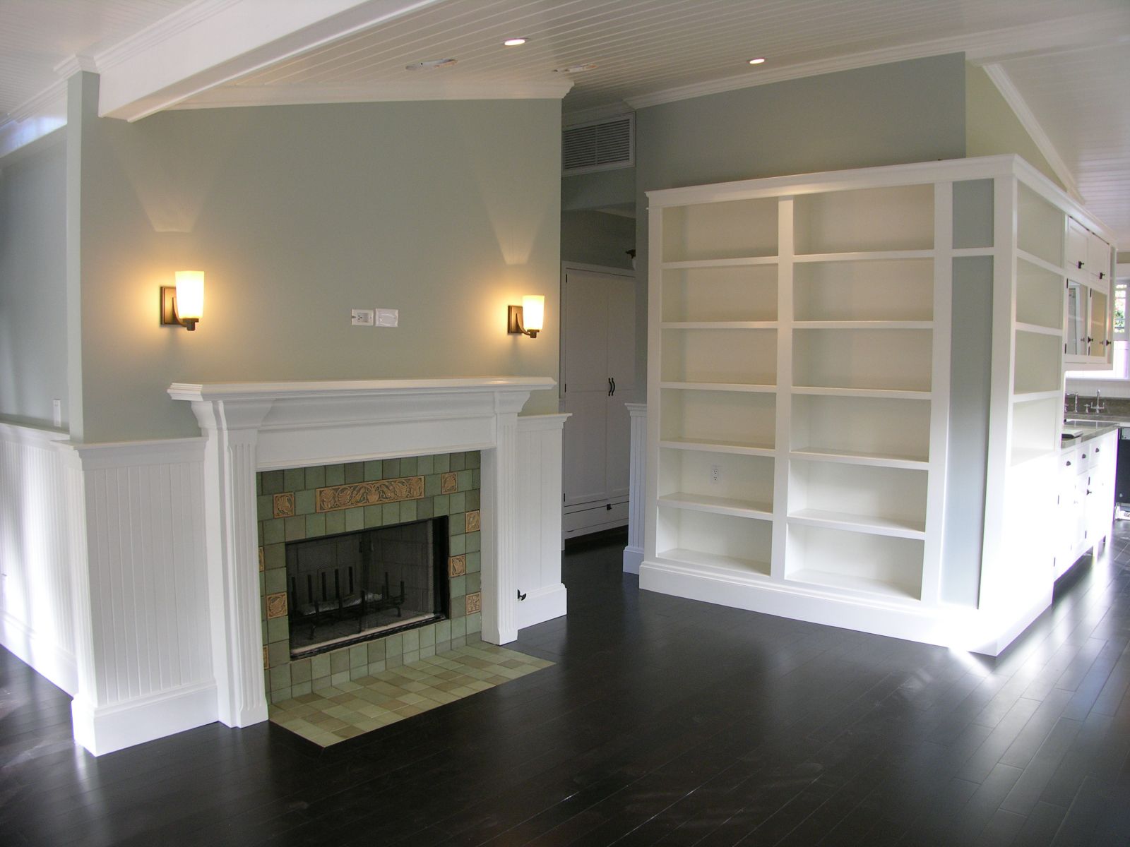Add Fireplace to House Awesome Vaulted Ceiling Crown Molding