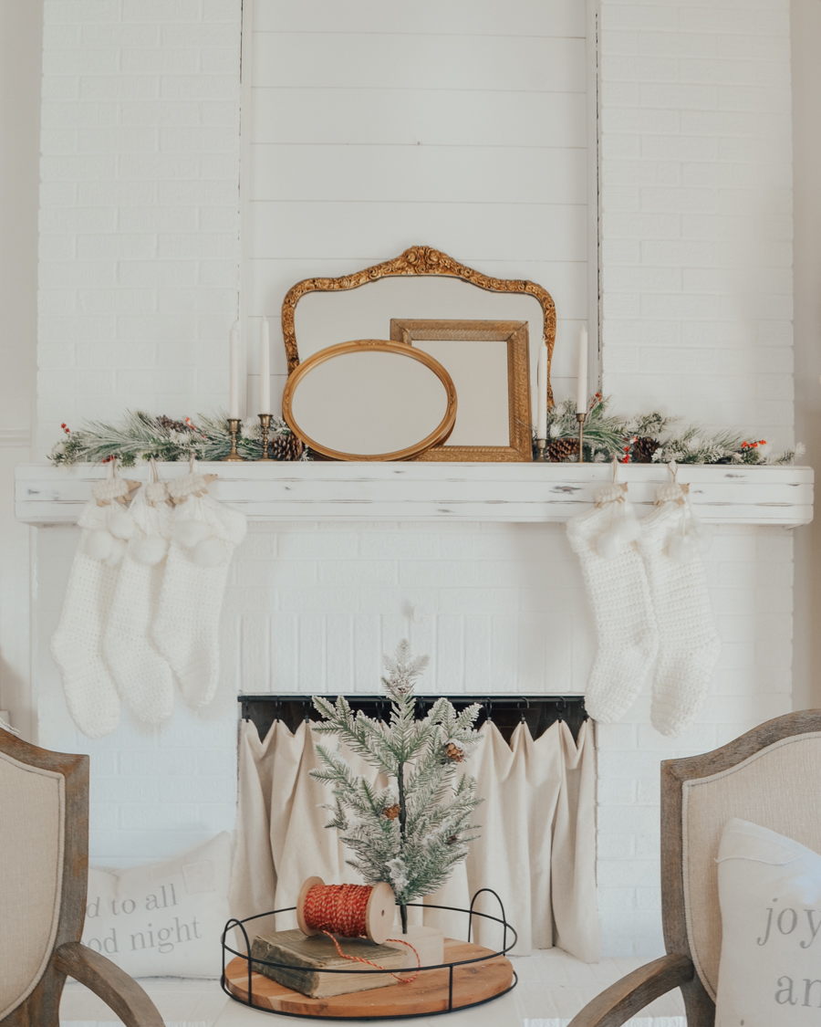 Vintage Christmas Mantel 9