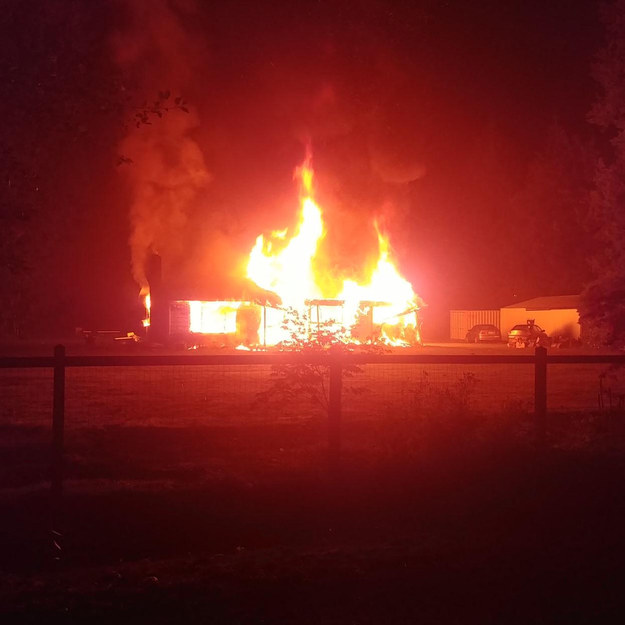 Blaze Fireplace Elegant Ten Mile Road House Burns Early Monday No One Inside