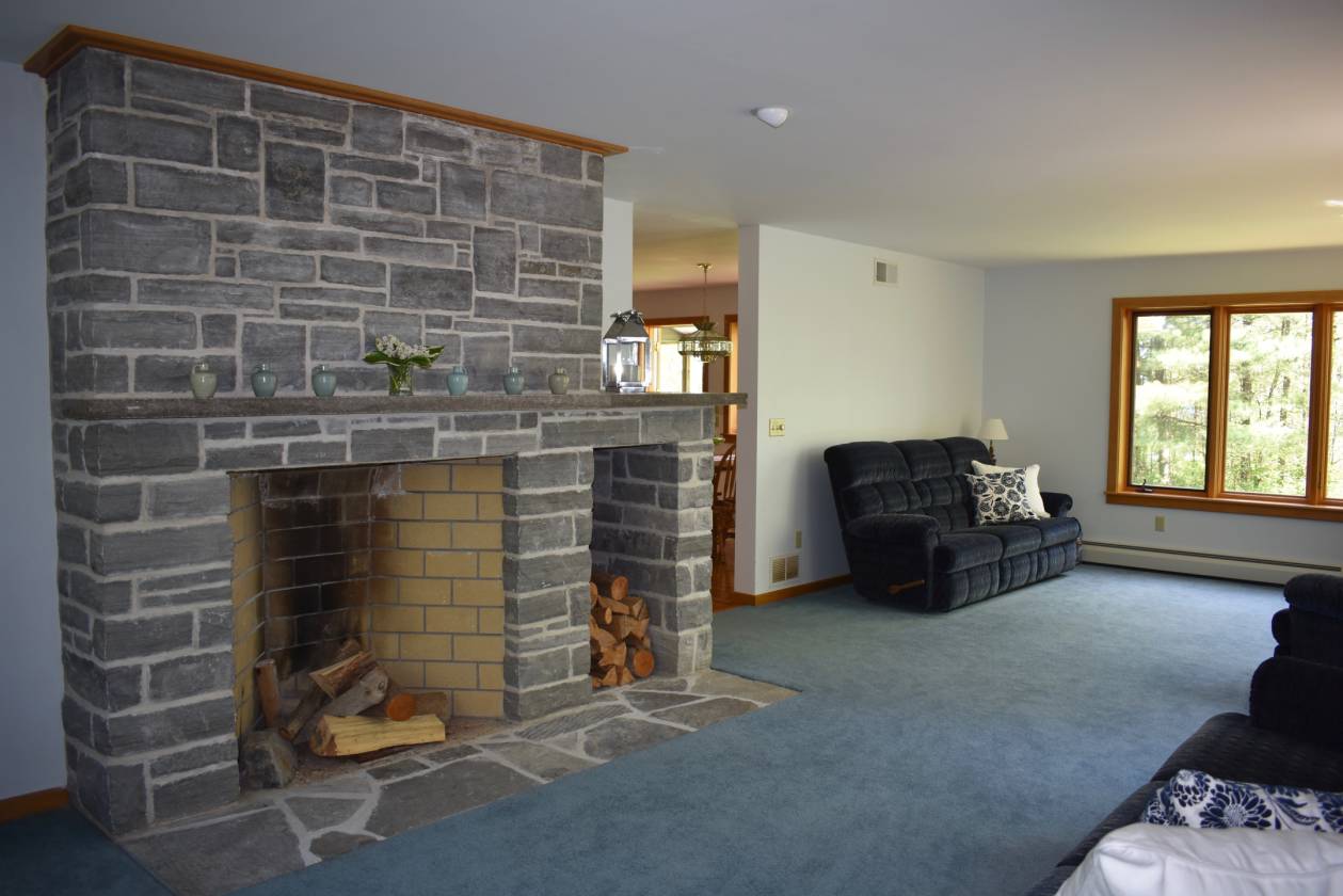 Bluestone Fireplace Beautiful Lake Champlain 4 Bedroom Waterfront House On 300 Feet Of