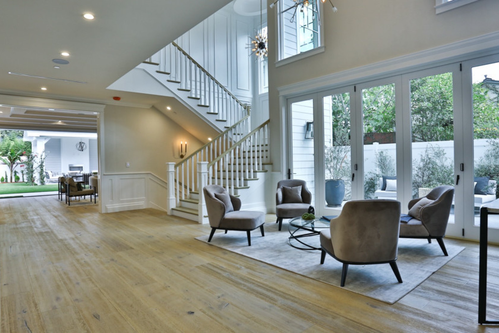 Beverlywood traditional sells for a neighborhood record 90