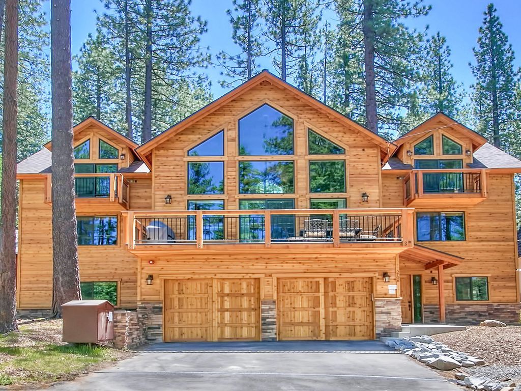 Cabin with Hot Tub and Fireplace New 6 Bedrooms 5 Baths Sleeps 16 $749 Avg Night south Lake