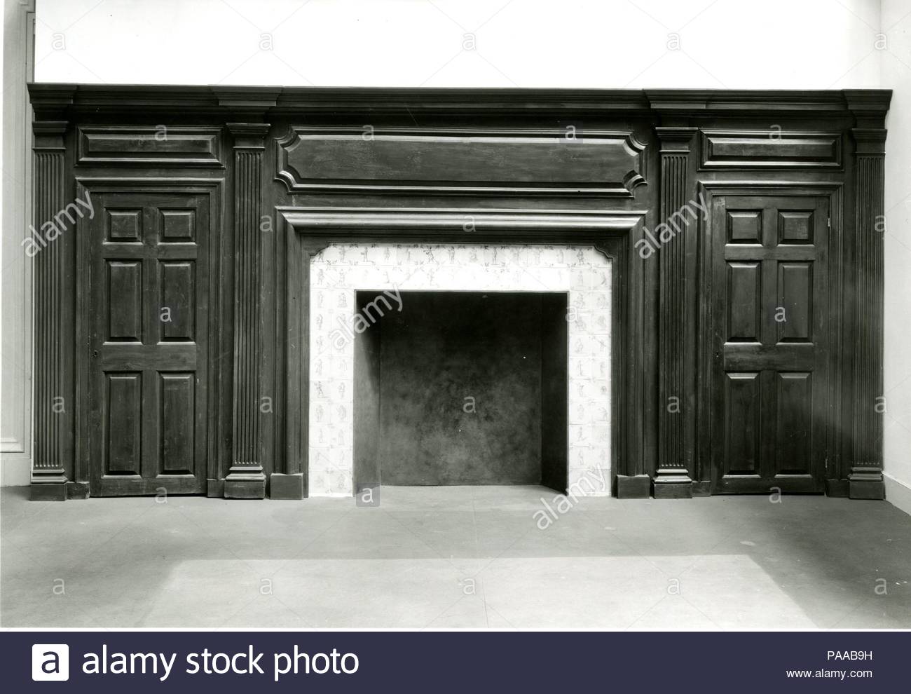 Commonwealth Fireplace Fresh 499 Stock S & 499 Stock Alamy