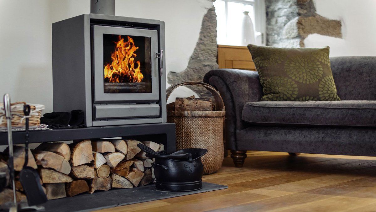 logburner hashtag on Twitter EGCBul1W4AAuYIN