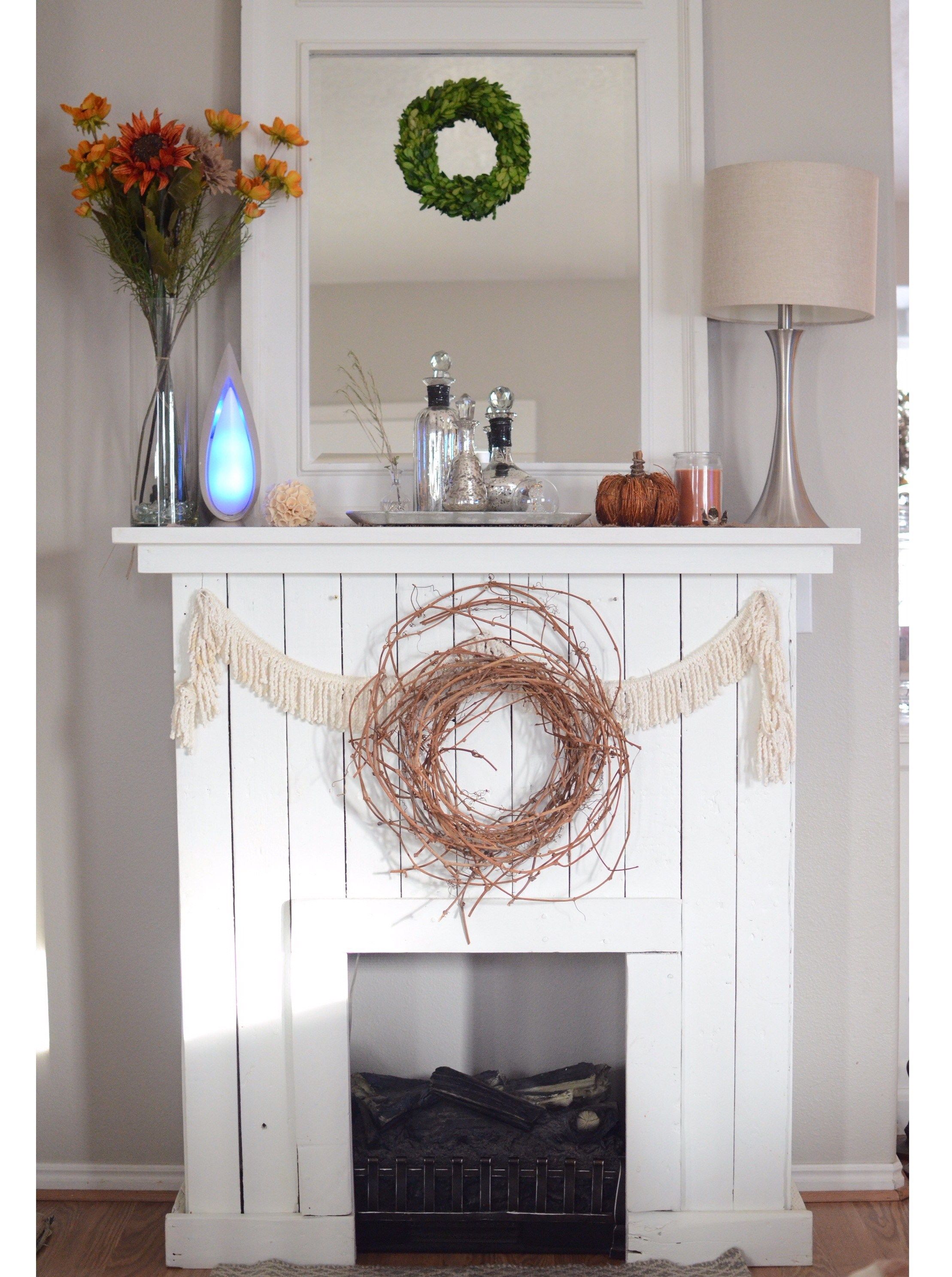 DIY Pallet Fireplace Mantle 7f0de6c5efffc51a13ed427b374fee4c