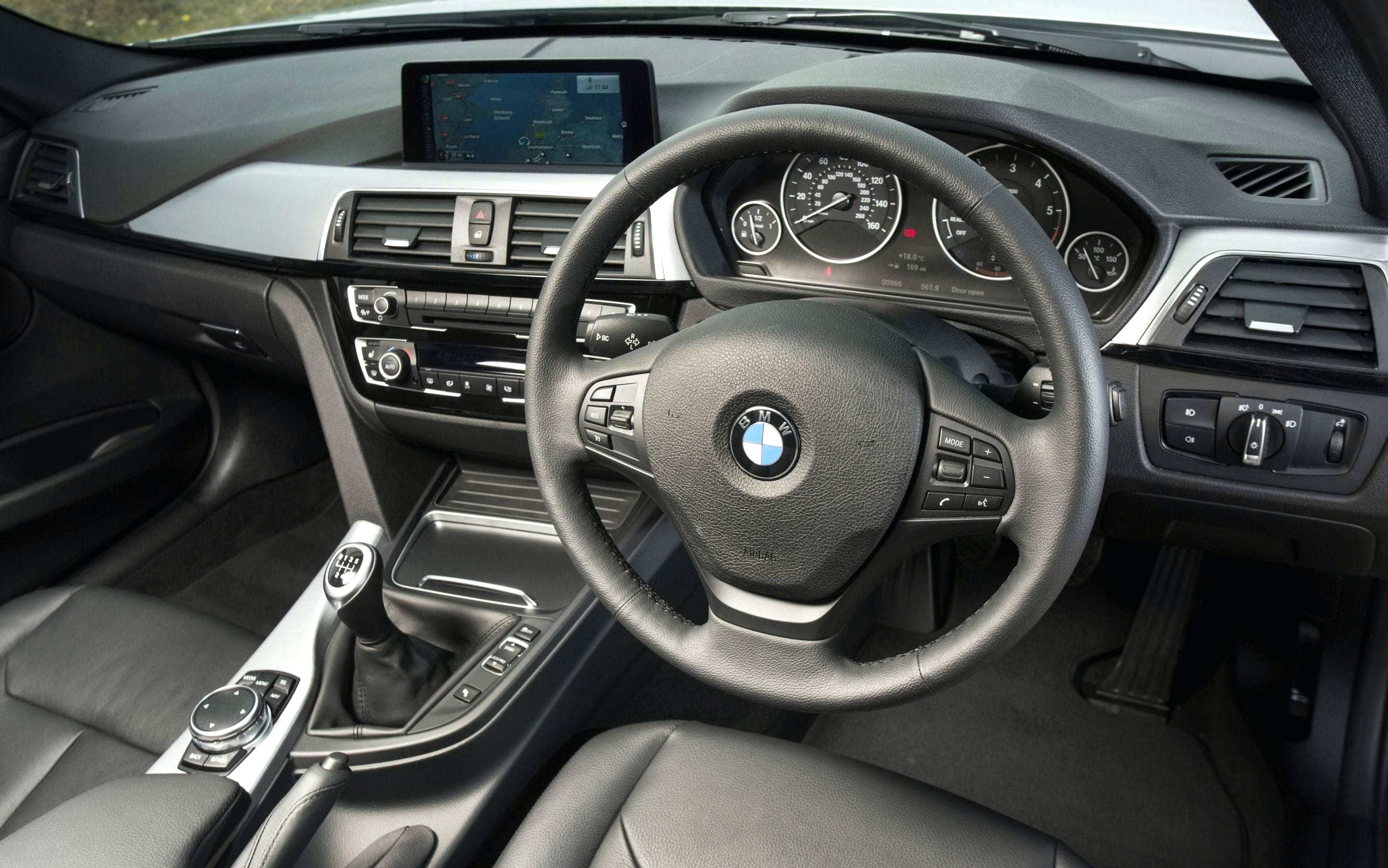 3 series review low running costs and fun to drive this wiring diagram dashboard trans bmw fuse box 2014