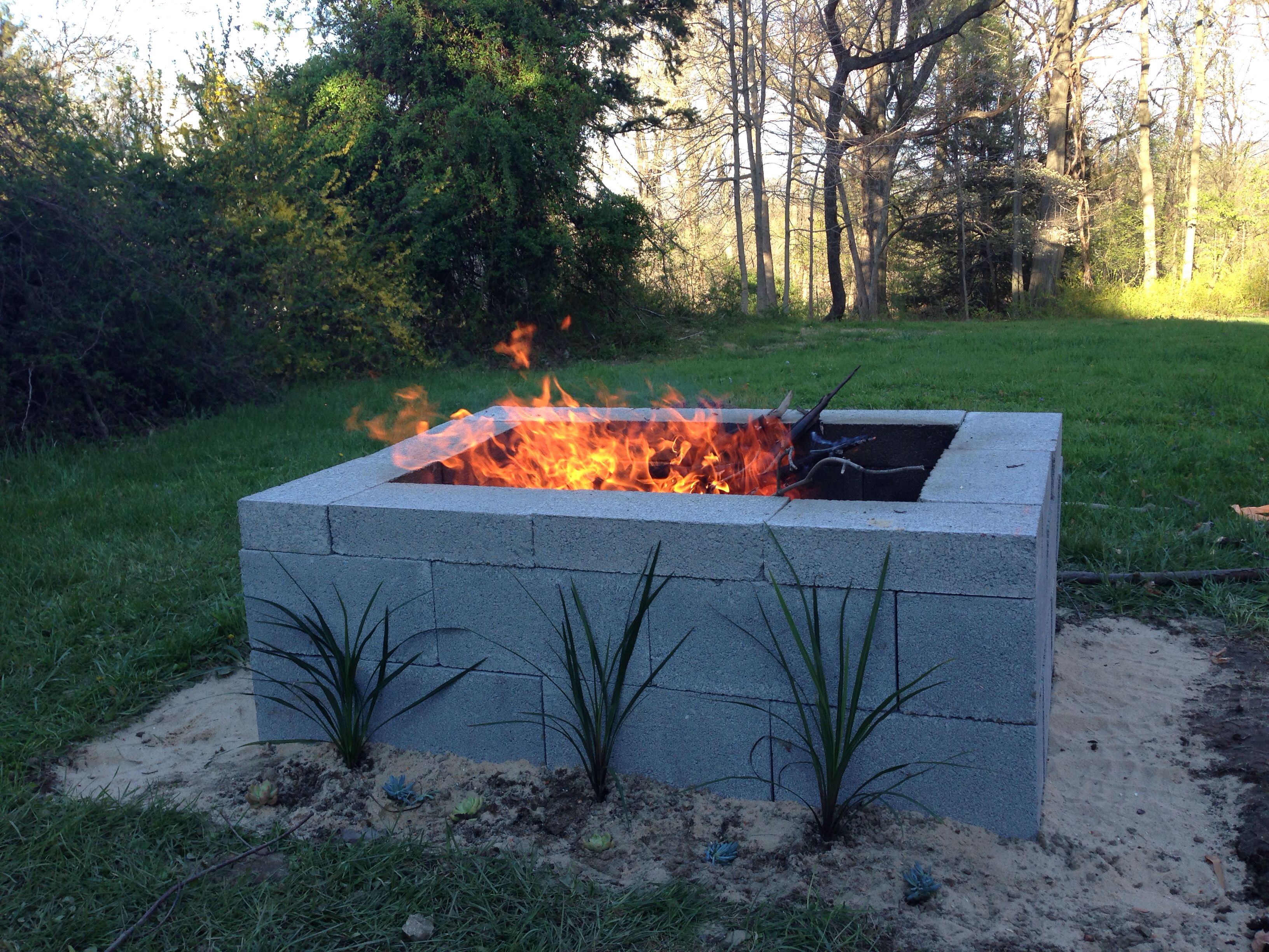 Our cinder block fire pit ablaze Fire pit diy dc550d7587bbea bea28d7bc194f
