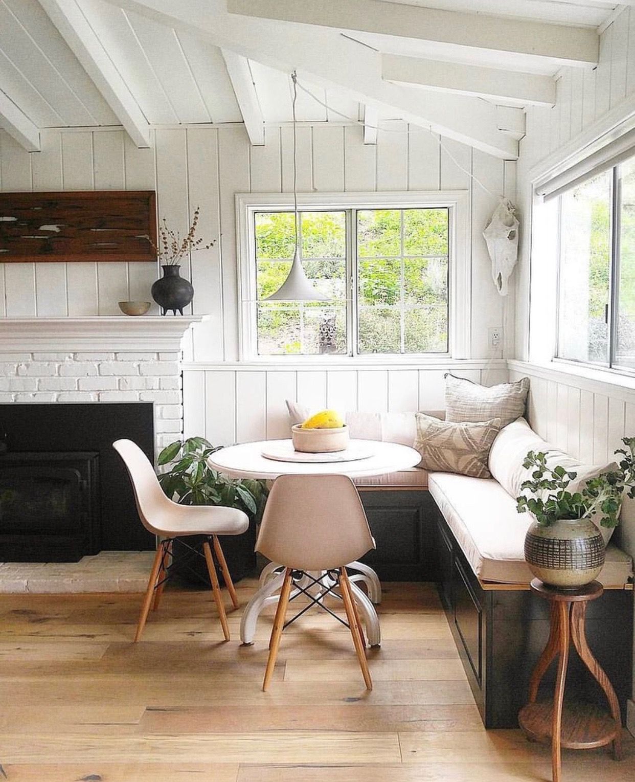Corner bench and chairs Fireplace in 2019 f48b0de d6394d0ae