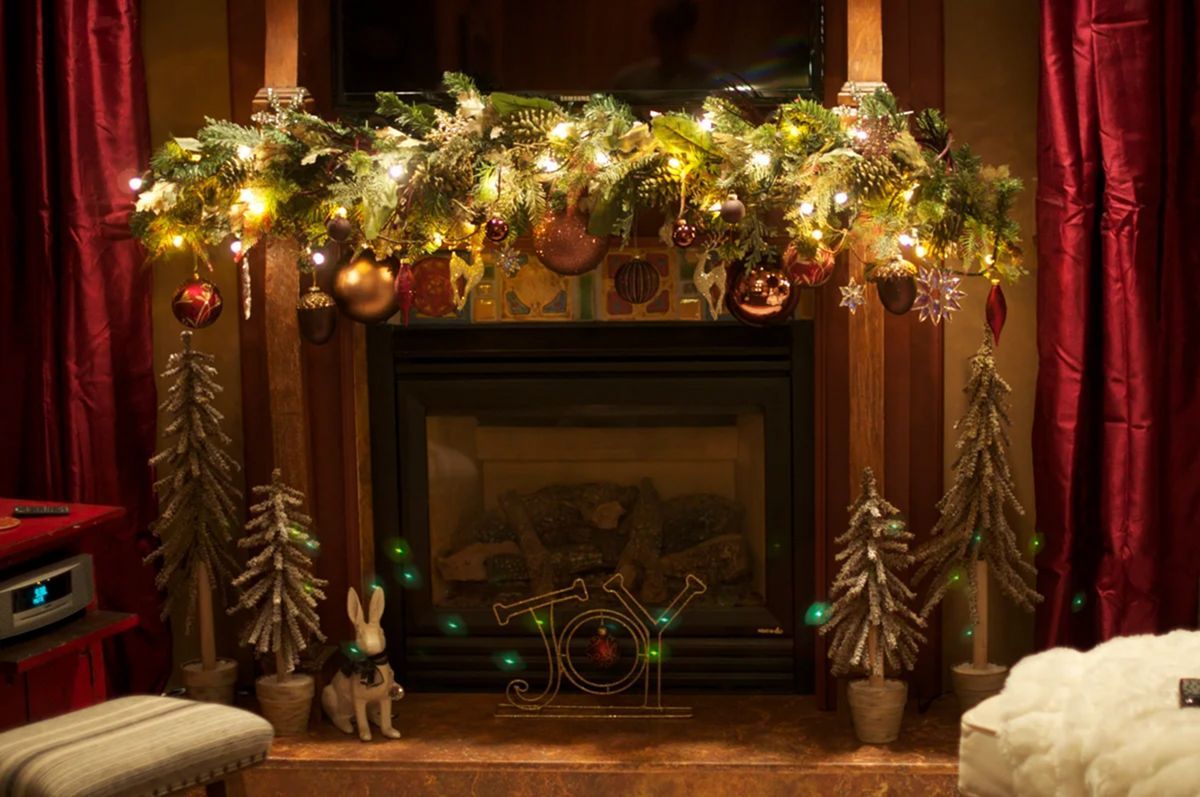 30 Most Popular Christmas Fireplace Decorations For Merry ab0e0d2a48f aa303bb215a6c25f