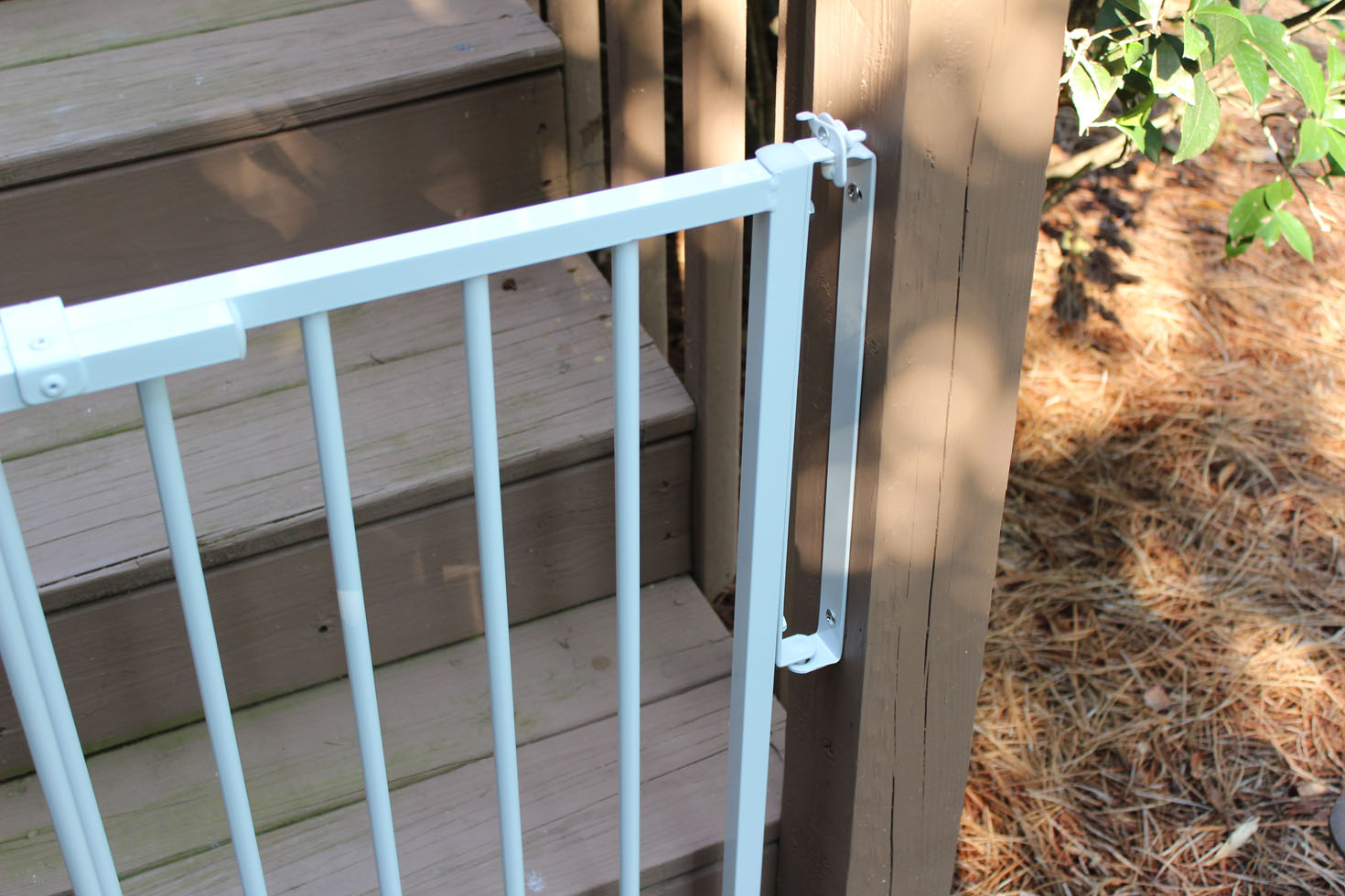 Outdoor Safety Gate Model SS 30OD SS30OD WHITE LATCH