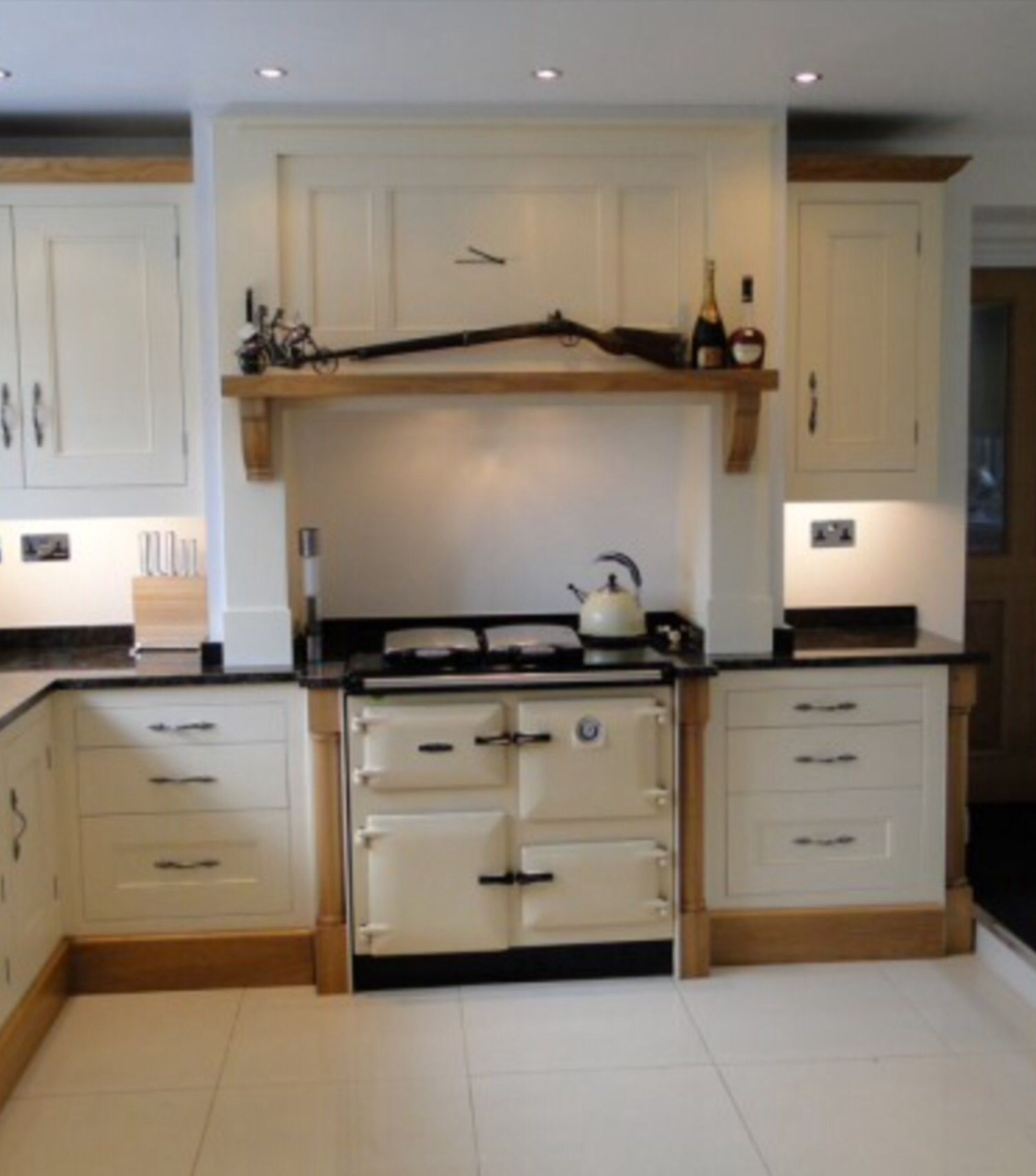 Range cooker set forward in fireplace 890d6ac30e8eec0ade a419e