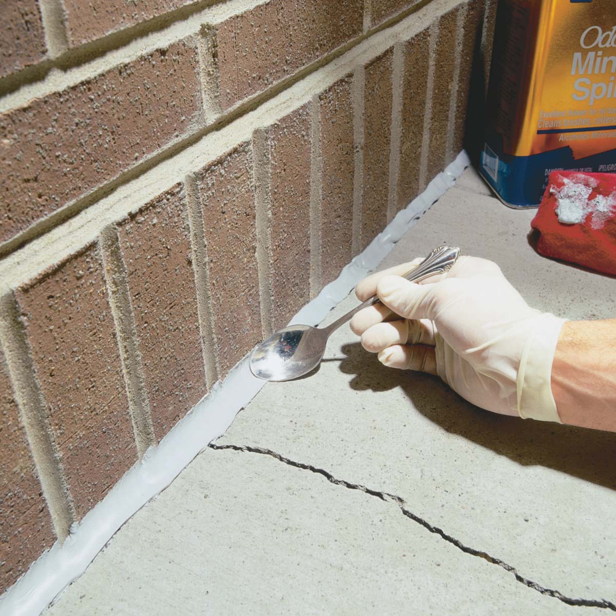 Caulking Concrete Cracks FH02NOV 004 1200